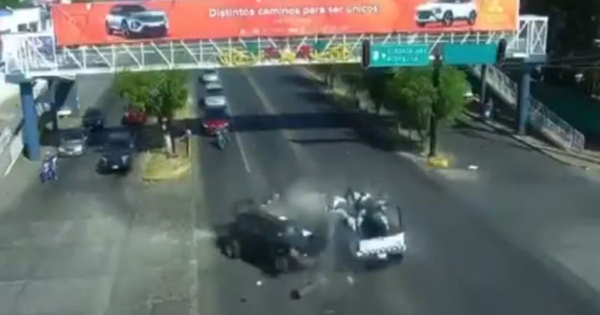 Patrulla choca y deja dos menores fallecidos en Michoacán