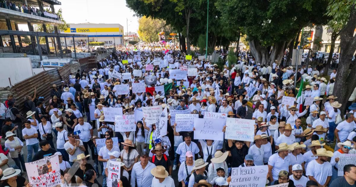 Realizan Paro Ciudadano de Uruapan