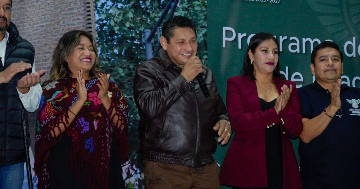 Alcalde de Cuautla entrega Arco Tradicional de Casasano