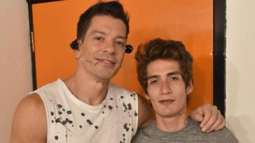 Hijo de Yahir vende aguacates en la calle tras dejar las adicciones