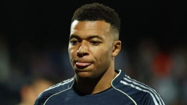 Kylian Mbappé sufre una lesión en la rodilla izquierda