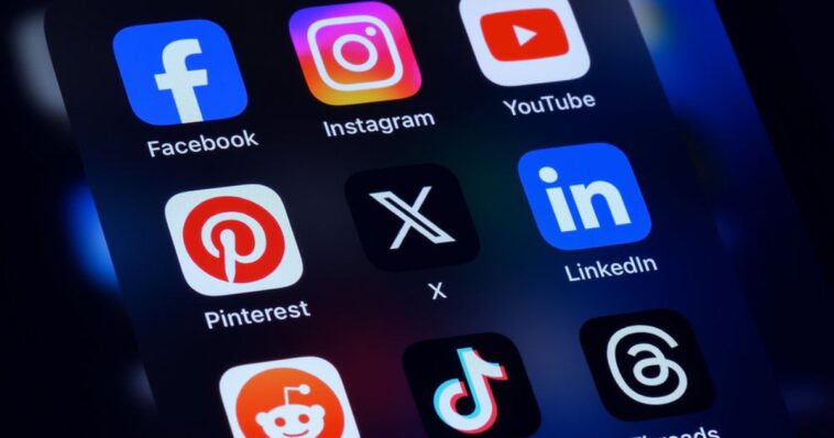 Menores se quedan sin redes sociales en Australia