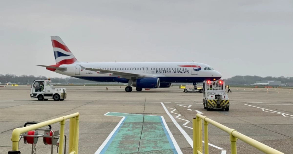 Avión pierde rueda en pleno despegue en Las Vegas