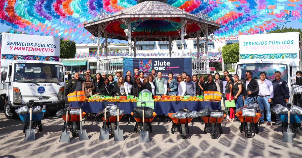 Gobernador de Jiutepec entrega camiones para la recolección de basura