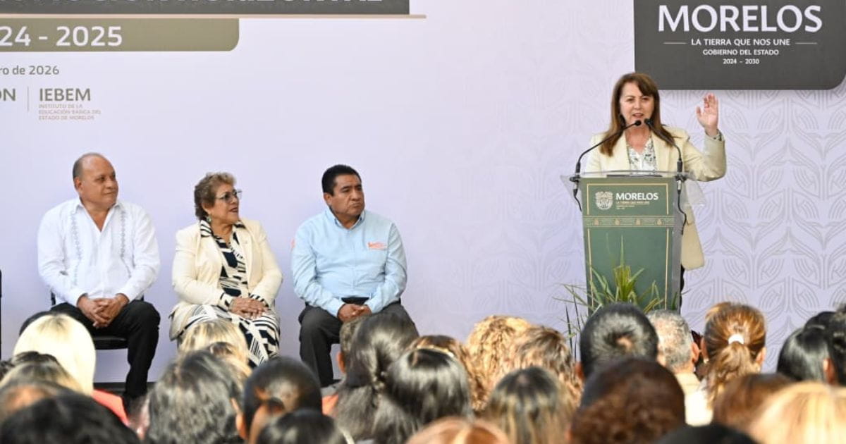 Gobernadora de Morelos reconoce vocación de docentes