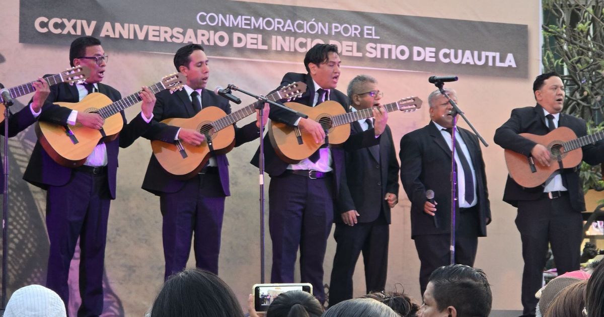 Callejoneada de rondallas llena de música el 214 Aniversario del Sitio de Cuautla