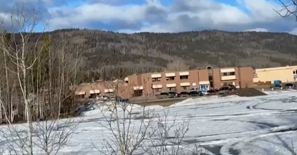 Fallecen 10 personas en tiroteo en escuela de Canadá