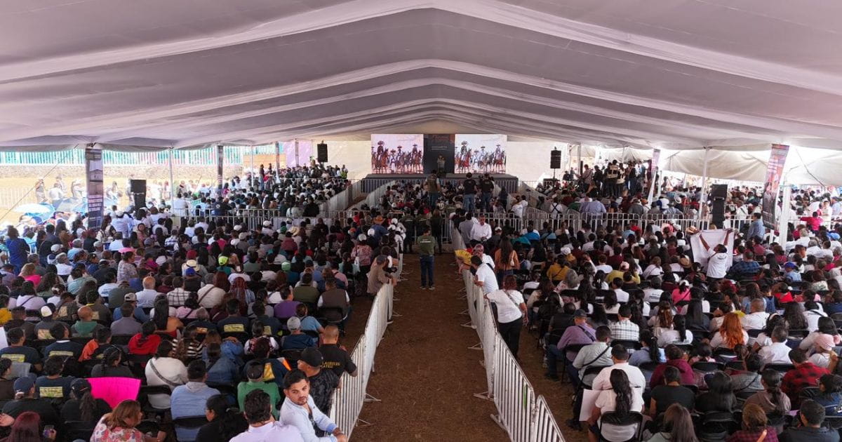 Gobernadora de Morelos presentas sus avances en Tepoztlán