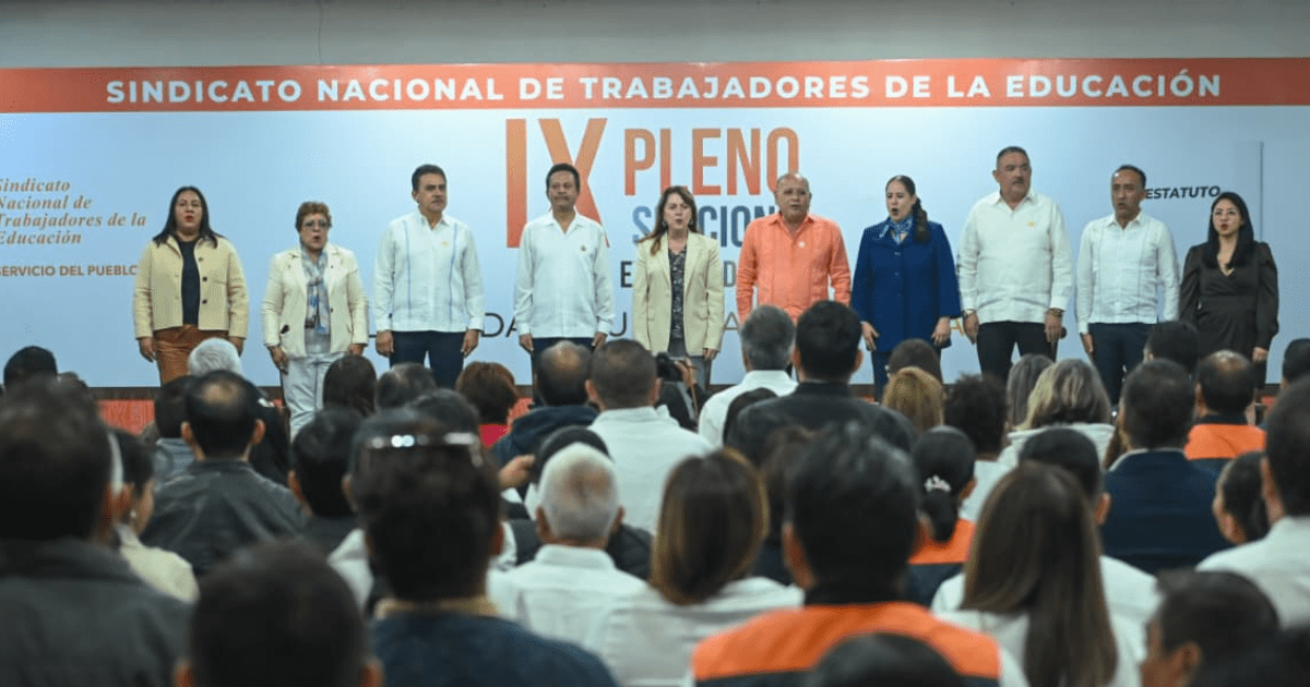 Gobernadora de Morelos respalda al magisterio morelense
