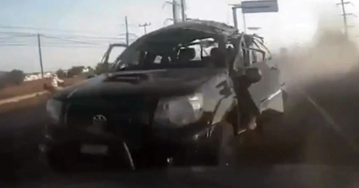Camioneta explota en la México-Pachuca