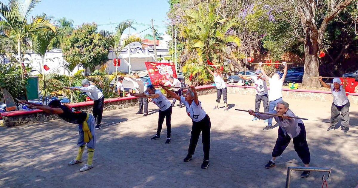 Exhibición de artes marciales y dragones danzantes en Cuernavaca