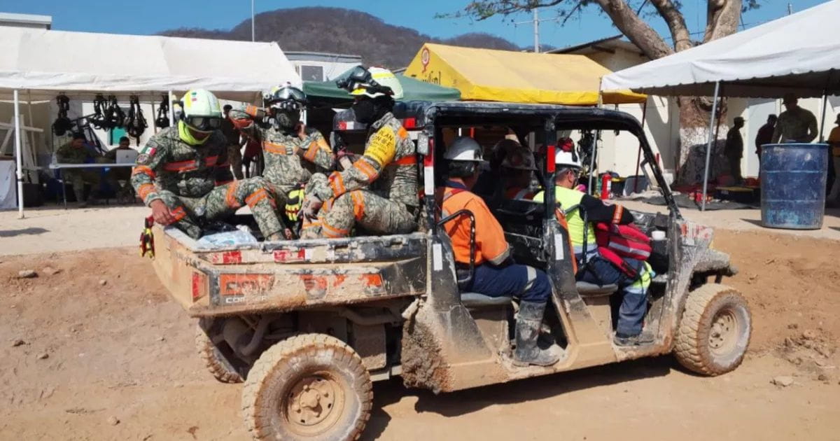 Rescatan con vida a uno de los mineros de la mina de Santa Fe