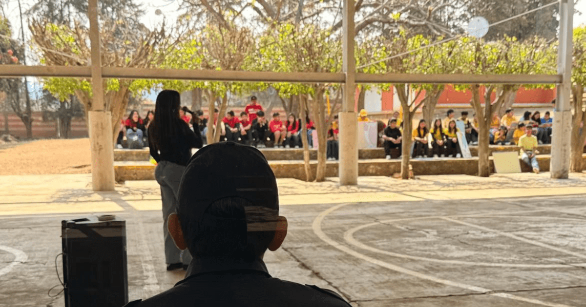 Participan IMC y SEPRAC en Carnaval Escolar
