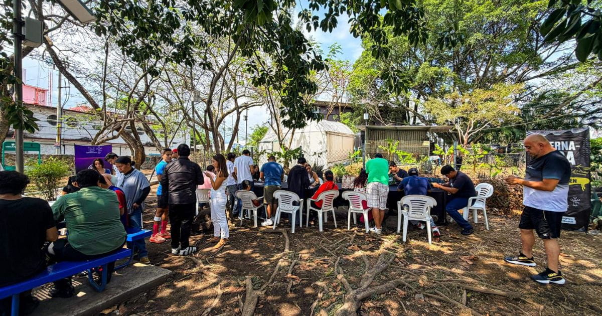Abren espacio gratuito para intercambiar estampas del Mundial en Cuernavaca
