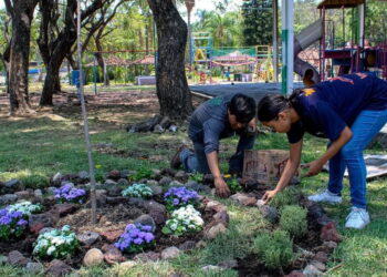 Ciudadanos y empresas rehabilitan el Parque Alameda en Cuernavaca