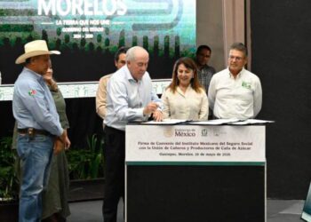 Llegan 136 médicos especialistas a Morelos y firman convenio cañero