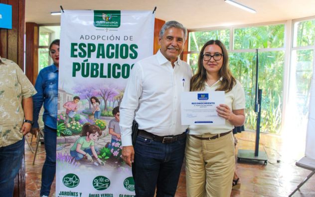 Firma de convenios del programa Adopción de Espacios Públicos entre autoridades del Ayuntamiento de Cuernavaca y ciudadanos