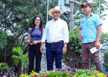 Premian a creadores de nuevos jardines en el Parque Alameda de Cuernavaca