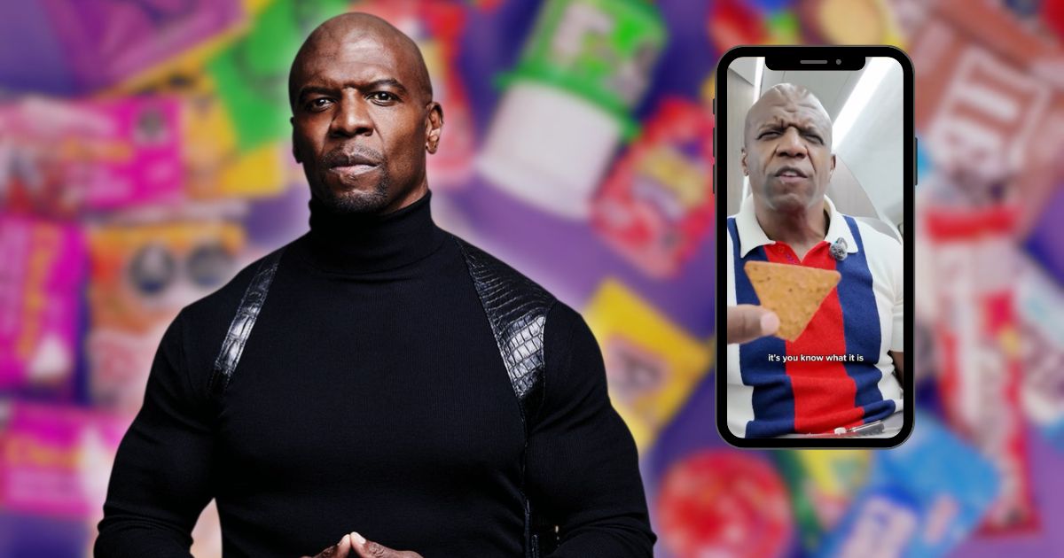 Terry Crews prueba dulces mexicanos