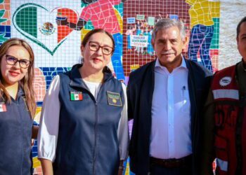 Alcalde José Luis Urióstegui respalda mural colectivo de jóvenes