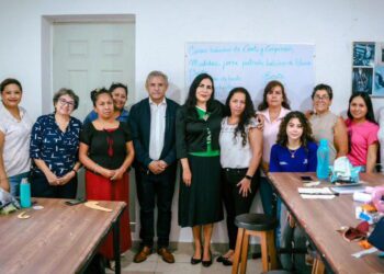 Impulsan taller de costura del IMC para dar autonomía económica a mujeres