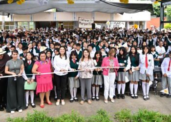 Invierten 10 millones en calles y techumbre escolar en Yautepec