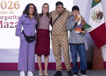 La presidenta de México se comprometió a brindar ayuda económica y social a los comerciantes dueños de la mascota viral del Mundial